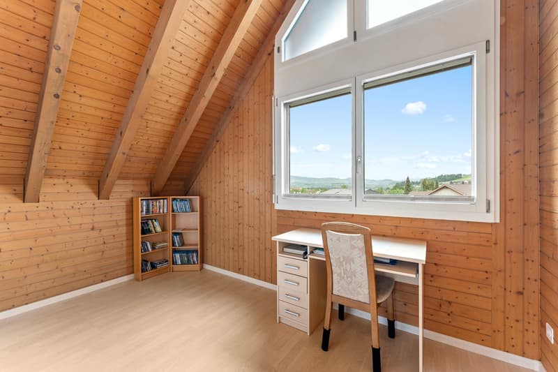 Grosszügige 5.5-Zimmer-Maisonettewohnung mit Cheminée und Weitsicht (28)