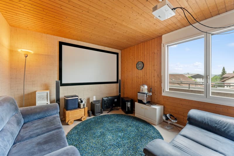 Grosszügige 5.5-Zimmer-Maisonettewohnung mit Cheminée und Weitsicht (13)