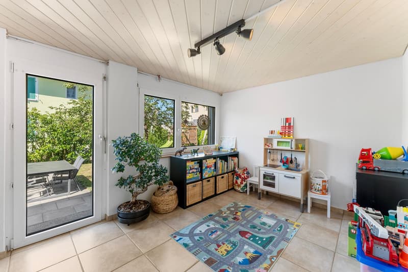 Freistehendes 7½-Zimmer-Einfamilienhaus mit viel Platz im Dorfkern von Busswil (3)