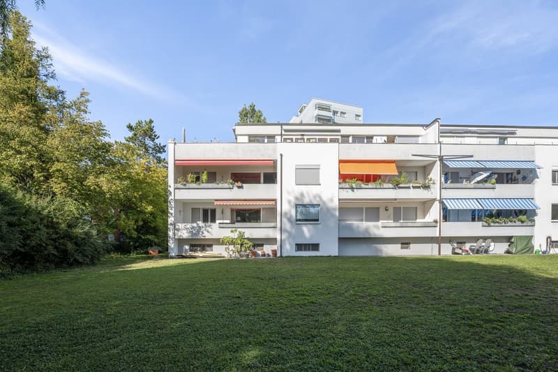 Attika mit 93 m² Terrasse an der Zihl | Attique avec terrasse de 93 m² (22)