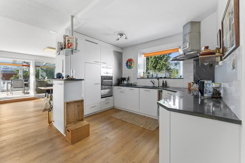 Attika mit 93 m² Terrasse an der Zihl | Attique avec terrasse de 93 m² (6)