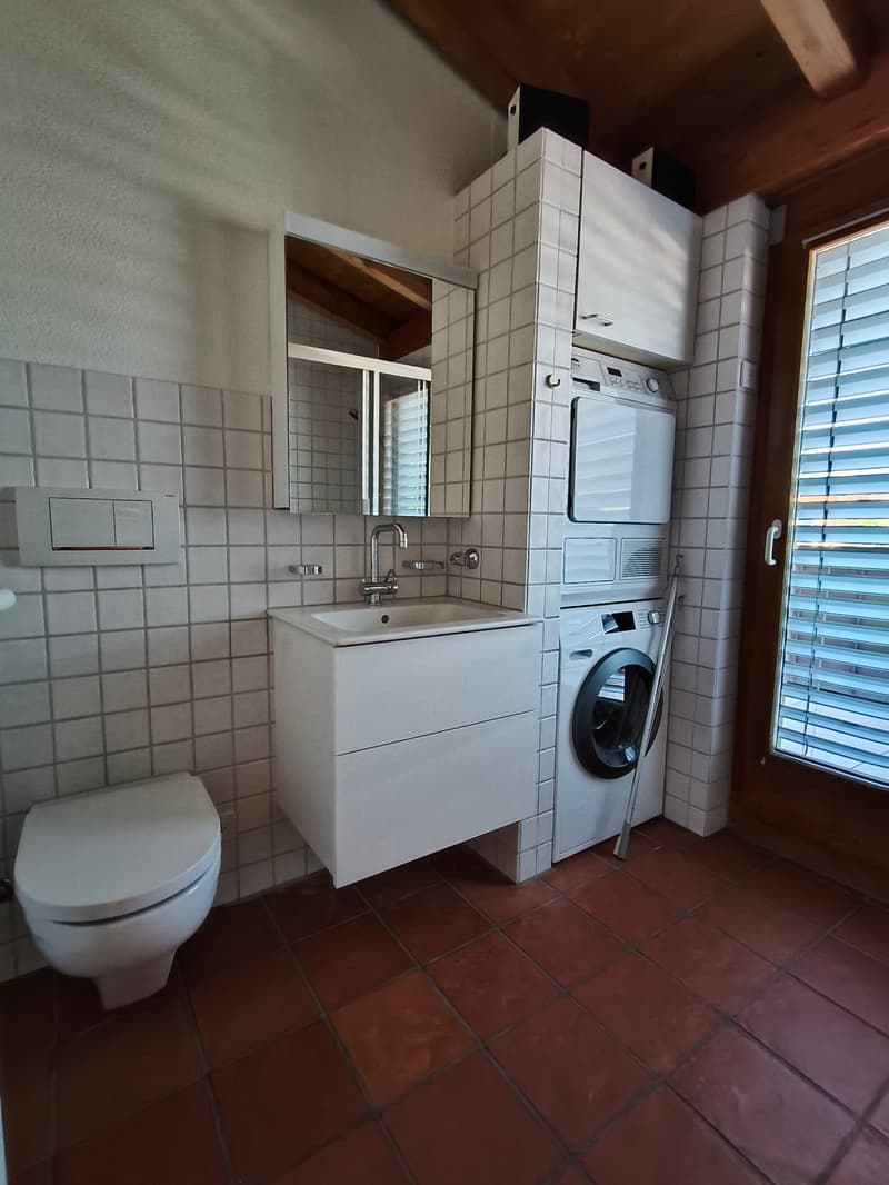 Einmalige Gelegenheit - Geräumige 7.5-Zimmer-Attikawohnung mit Panoramablick in Spiez (16)