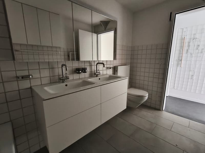 Einmalige Gelegenheit - Geräumige 7.5-Zimmer-Attikawohnung mit Panoramablick in Spiez (19)