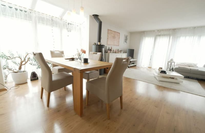 Familienfreundliches Reiheneckhaus in Magden (3)