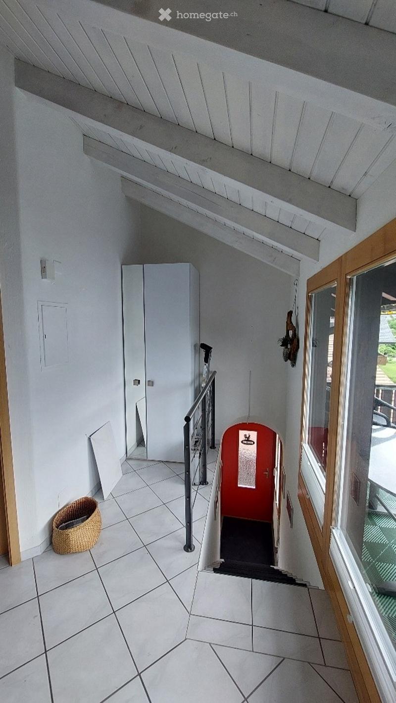 Charmante 3.5-Zimmer-Altbauwohnung mit traumhaftem Seeblick in Brienz (4)