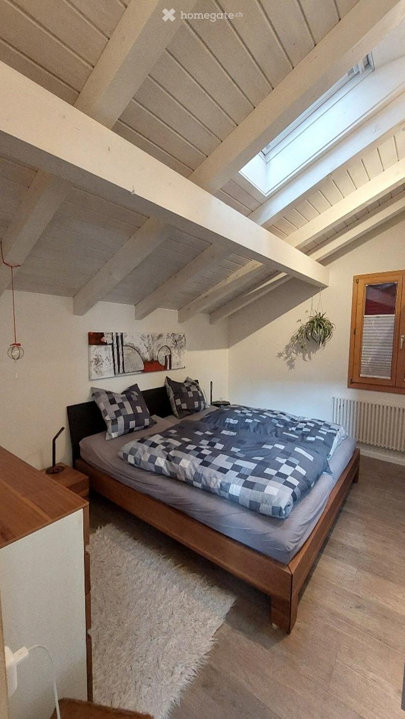 Charmante 3.5-Zimmer-Altbauwohnung mit traumhaftem Seeblick in Brienz (6)