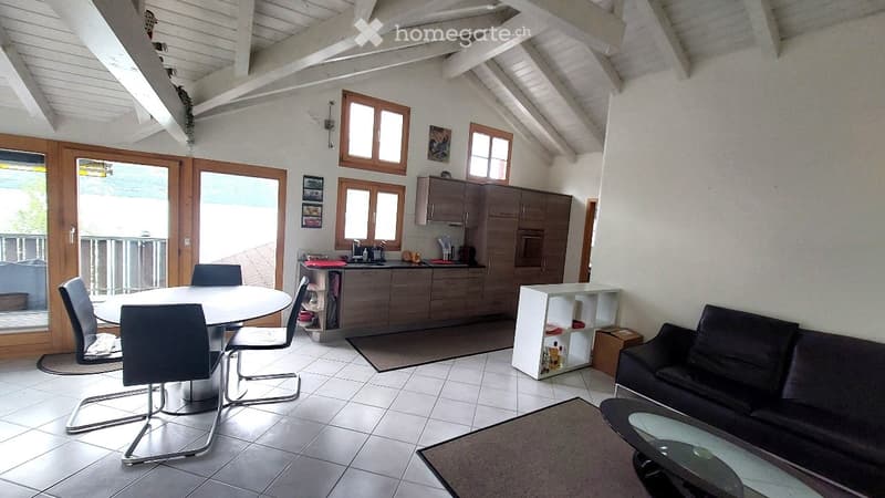 Charmante 3.5-Zimmer-Altbauwohnung mit traumhaftem Seeblick in Brienz (8)