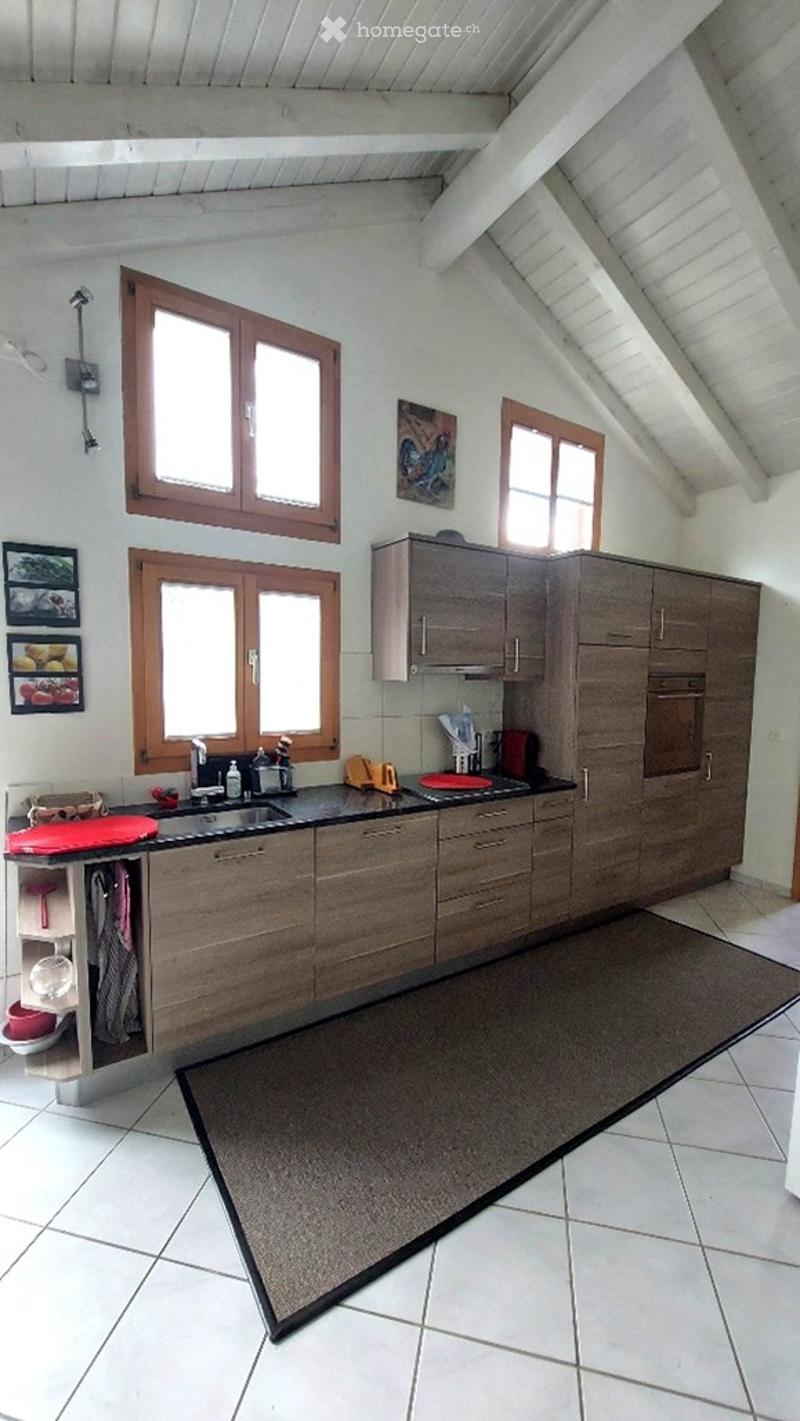 Charmante 3.5-Zimmer-Altbauwohnung mit traumhaftem Seeblick in Brienz (9)