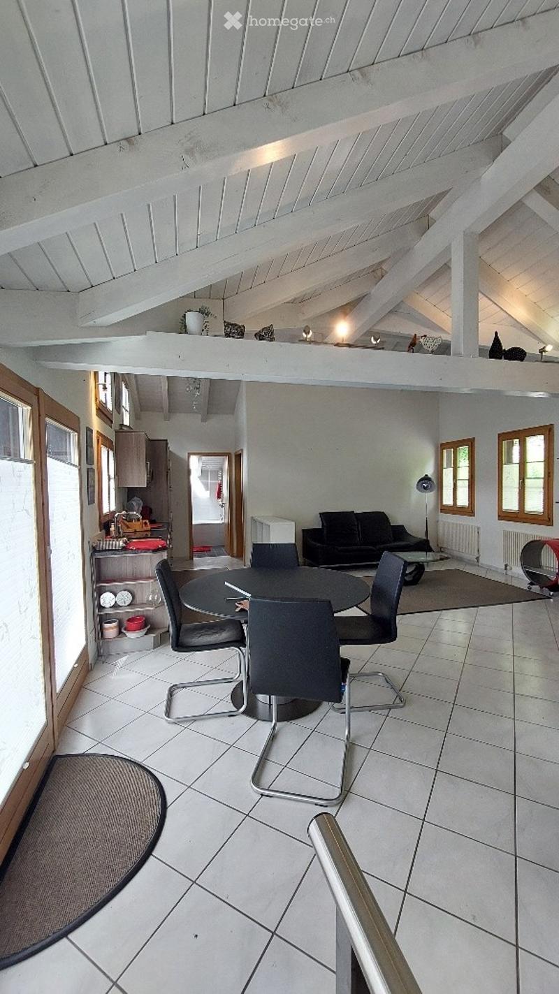 Charmante 3.5-Zimmer-Altbauwohnung mit traumhaftem Seeblick in Brienz (10)