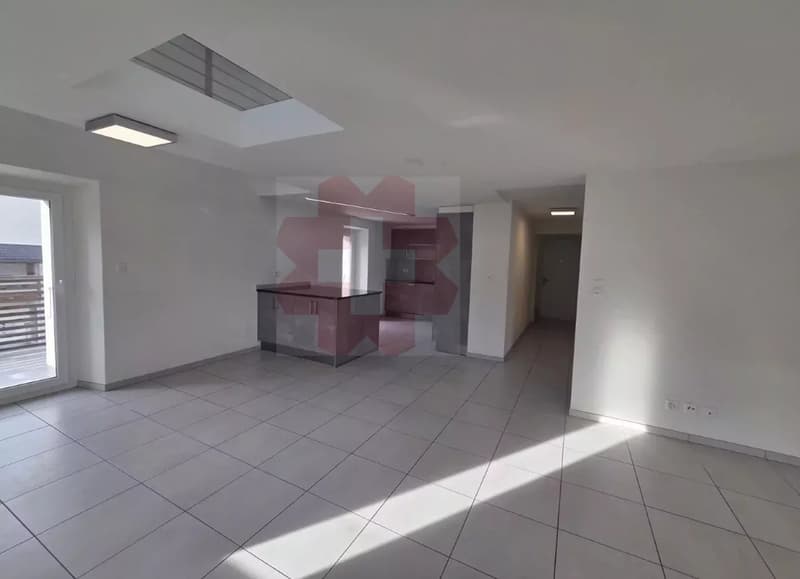 Attic duplex 4.5 rooms center Leytron (3)