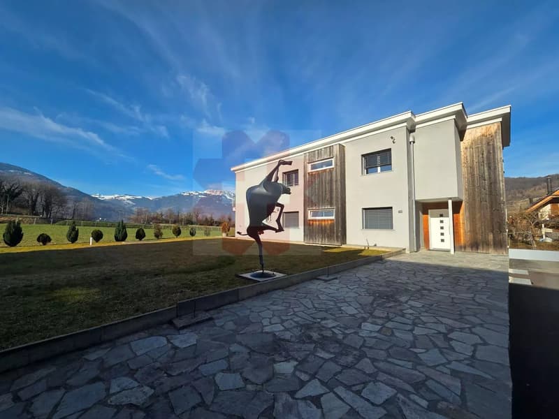 Luxurious 4-Bedroom Apartment in Scenic Bex Location (3)