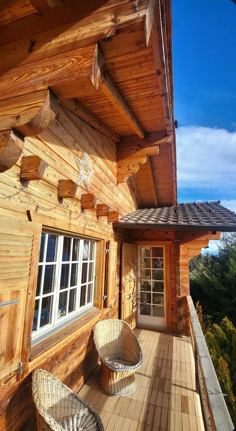 Magnifique chalet en madrier avec vue panoramique sur le Valais (6)