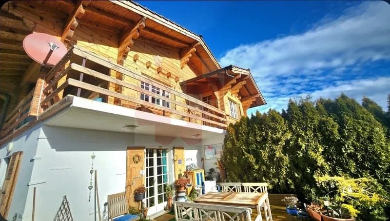 Magnifique chalet en madrier avec vue panoramique sur le Valais (10)