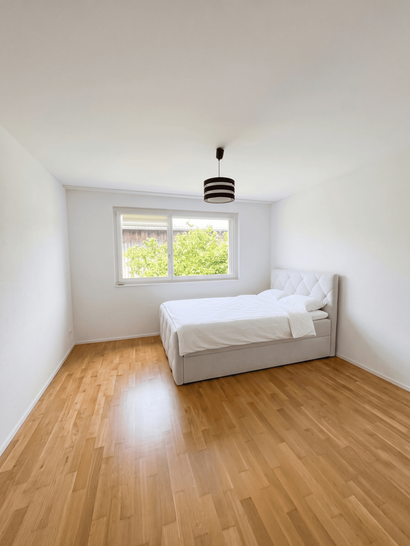 Lichtdurchflutete 4.5-Zimmerwohnung mit eigenem Waschturm und grosszügigem Balkon (5)
