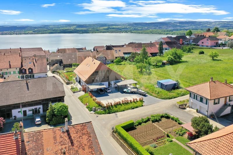 Accès privatif par ascenseur; Dernier étage; 4.5p 135 m²; Jardin 103 m² à Vallamand (6)