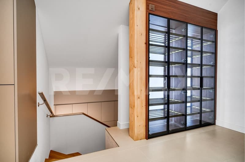Accès privatif par ascenseur; Dernier étage; 4.5p 135 m²; Jardin 103 m² à Vallamand (4)