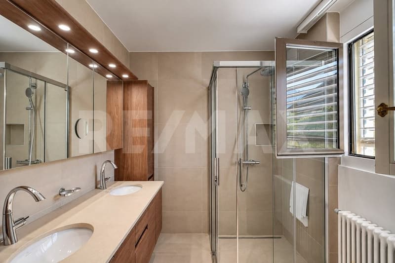 Vue lac, piscine intérieure et 335 m² : villa 6 chambres + studio aux Monts-de-Corsier (8)
