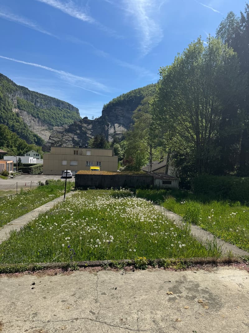 Terrain constructible avec avant-projet de villa contemporaine et rendement locatif – Péry (2)