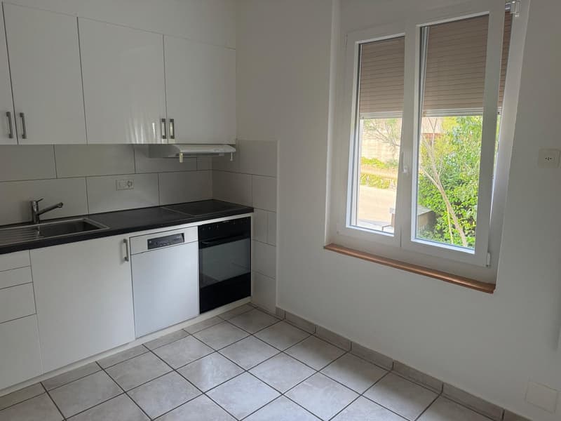 Appartement de 4 pièces au rez-de-chaussée surélevé à Péry-La Heutte (4)