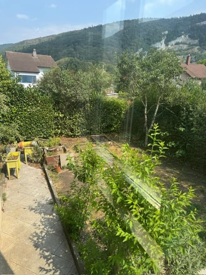 Appartement de 4 pièces au rez-de-chaussée surélevé à Péry-La Heutte (14)