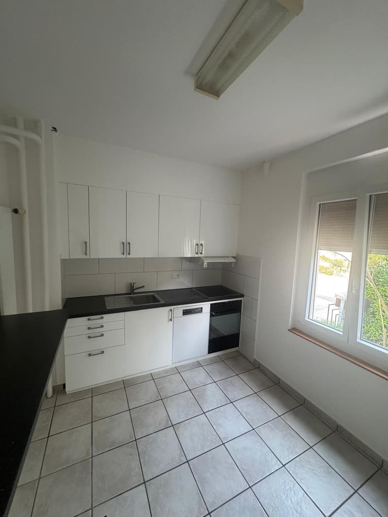 Appartement de 4 pièces au rez-de-chaussée surélevé à Péry-La Heutte (2)