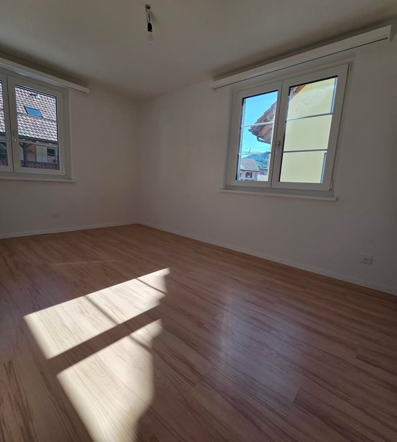 Helle 4-Zimmer-Wohnung mit Balkon in Mümliswil-Ramiswil (10)