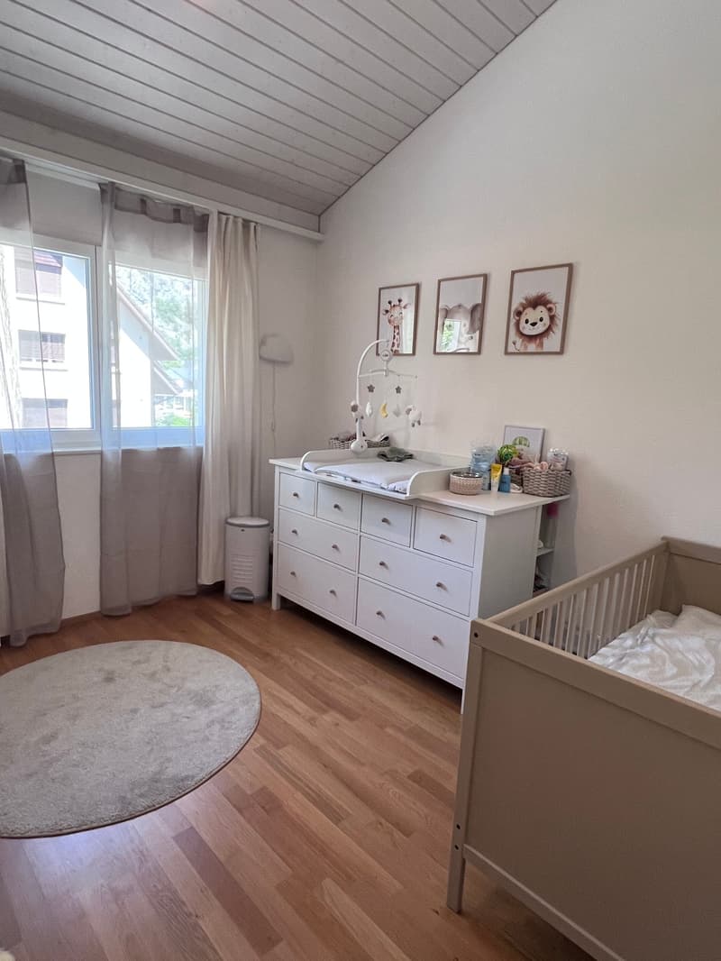 Helle 4.5-Zimmer-Wohnung mit Balkon und Bergblick in Balsthal (5)