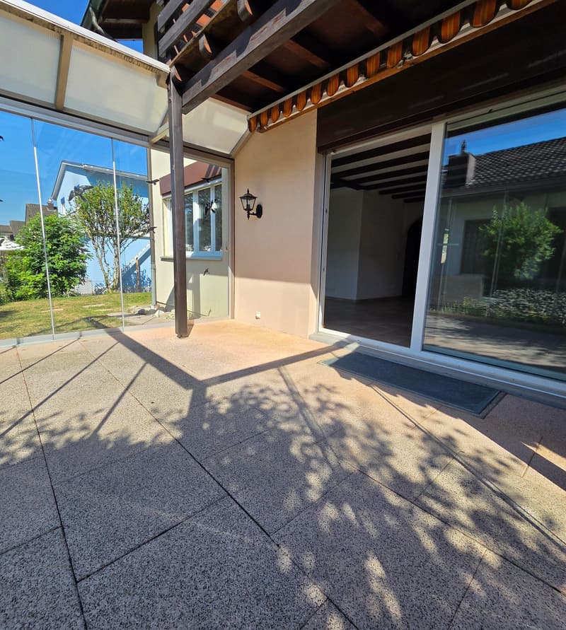 Aussenbereich mit Glas ohne Dach Haus West