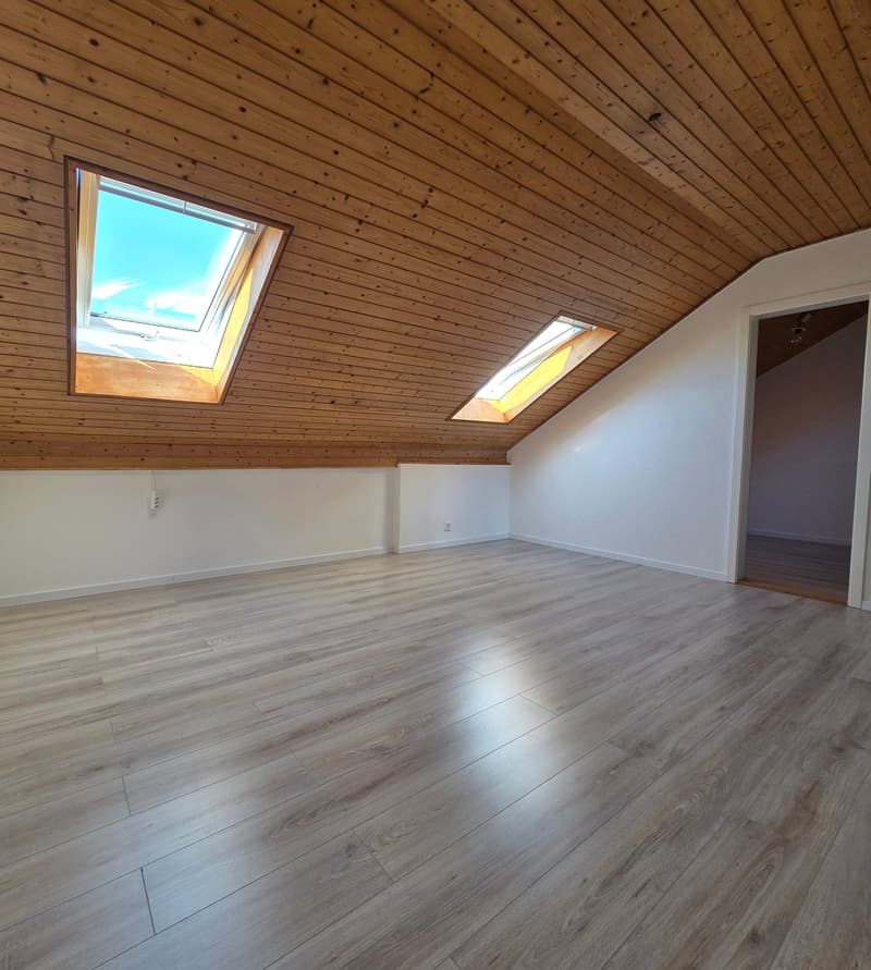 Charmante 3.5-Zimmer-Dachwohnung mit Terrasse in Oftringen (10)