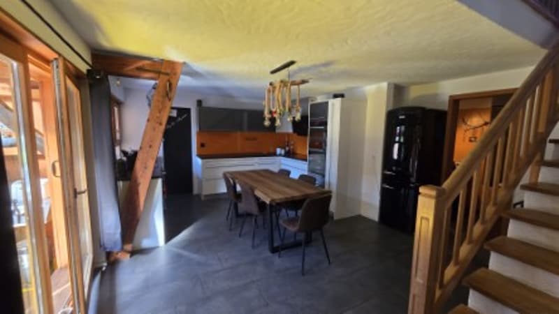 Moderne 4.5 Zimmer-Duplexwohnung in See Nähe (2)