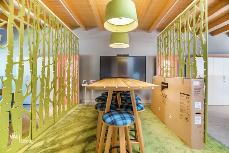 Spacious commercial hall for versatile commercial use in prime location (5)