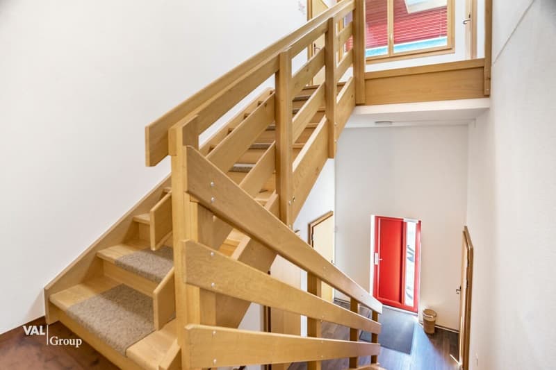 Spacious commercial hall for versatile commercial use in prime location (9)