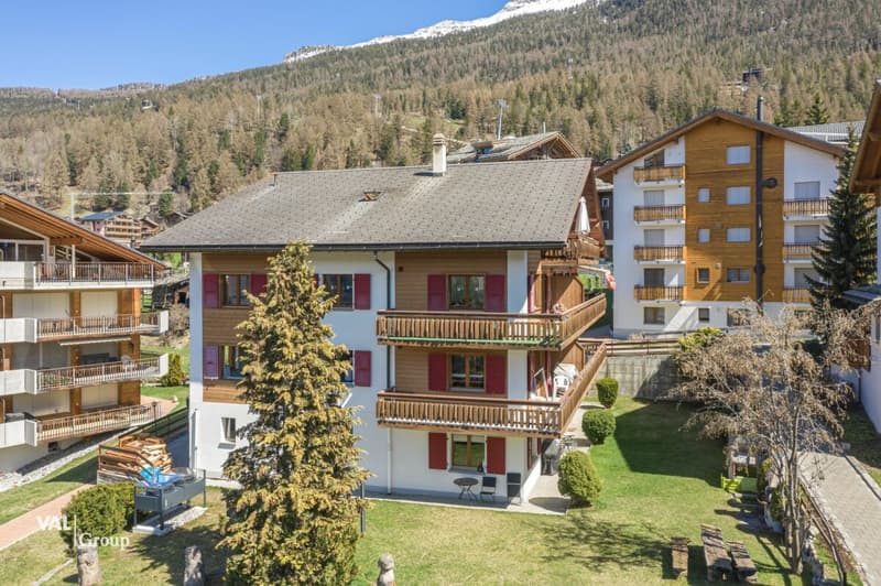 Heimelige Wohnung im charmanten Chaletstil (2)