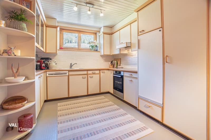Heimelige Wohnung im charmanten Chaletstil (3)
