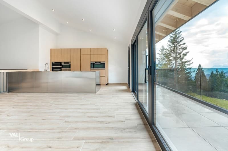 Architecture moderne et vue imprenable sur les Alpes valaisannes (4)