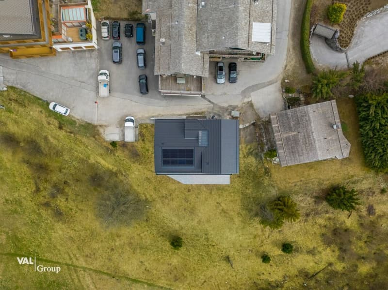 Architecture moderne et vue imprenable sur les Alpes valaisannes (18)