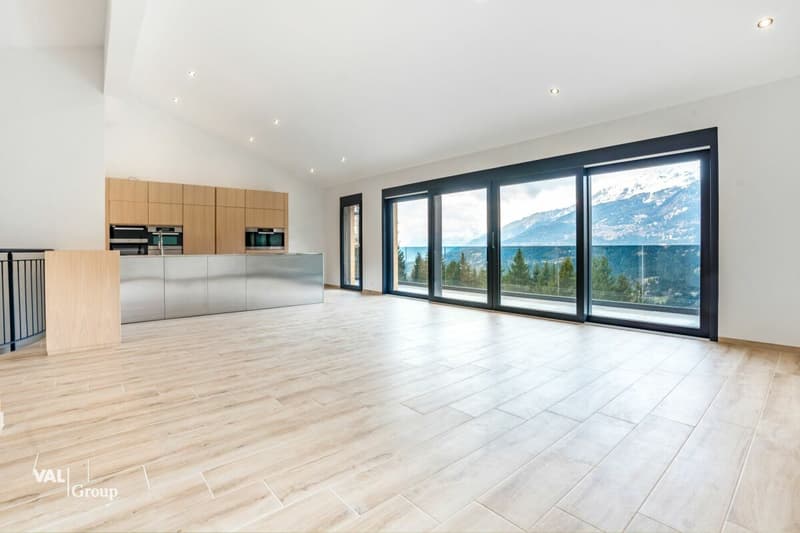Architecture moderne et vue imprenable sur les Alpes valaisannes (5)