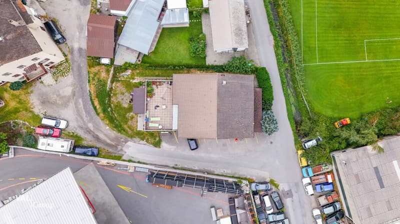 Attractive residential and commercial property with diverse usage possibilities (13)