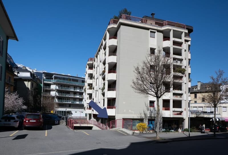 Advertising space for rent in top location in Brig (2)