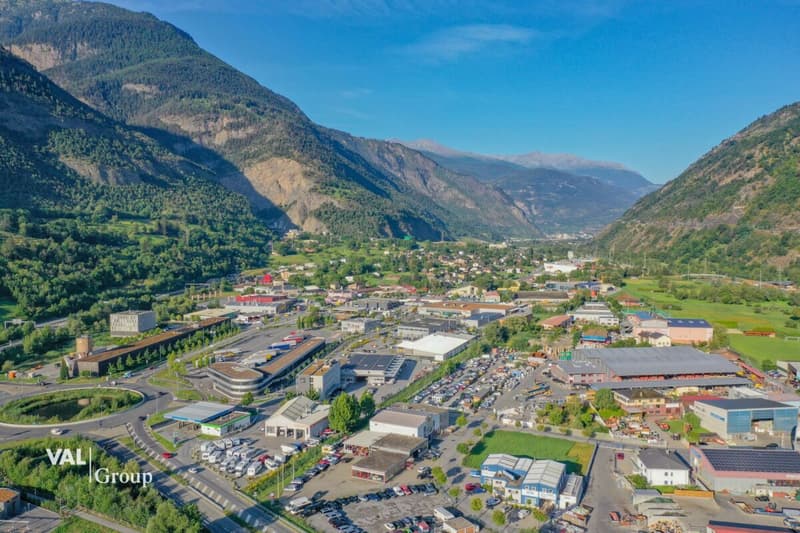 Magazzino e hall di produzione in posizione perfetta (6)