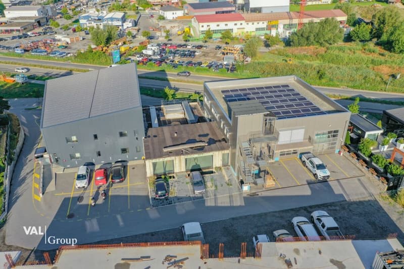 Magazzino e hall di produzione in posizione perfetta (5)