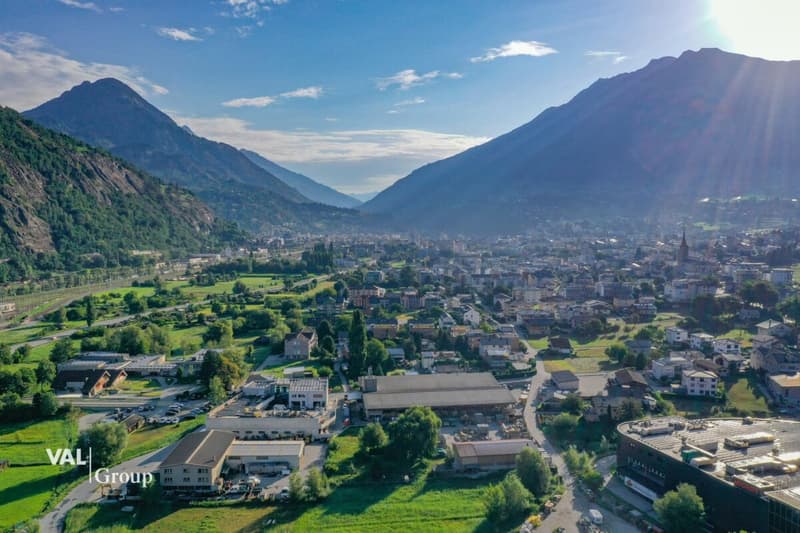 Magazzino e hall di produzione in posizione perfetta (7)