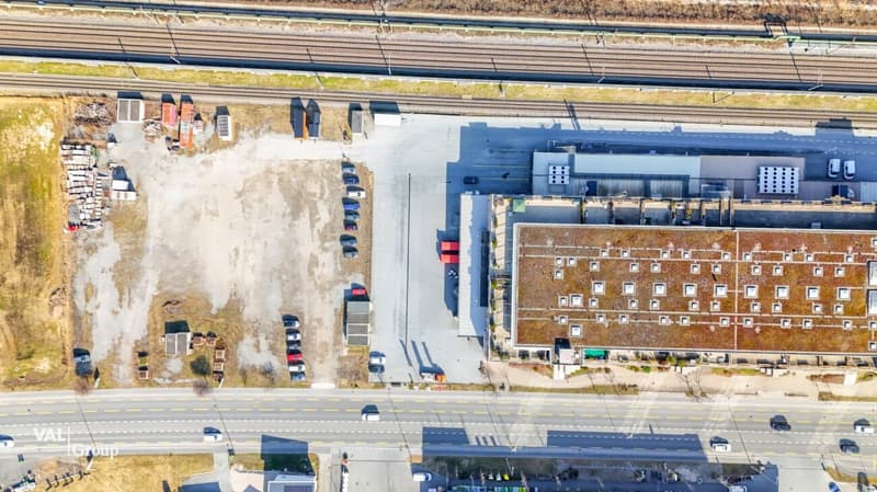 Terreno edificabile in una posizione molto frequentata, strategicamente attraente, in affitto o in diritto di costruzione (3)
