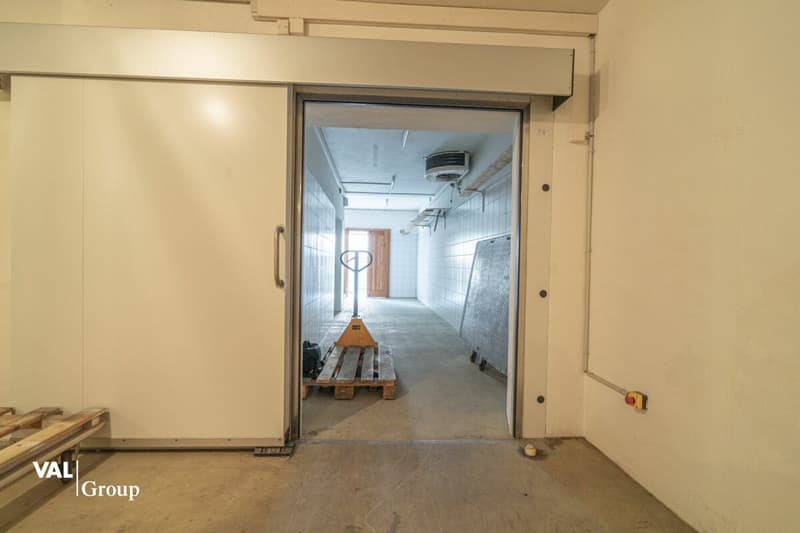 Dépôt/entrepôt attractif dans un emplacement central (4)