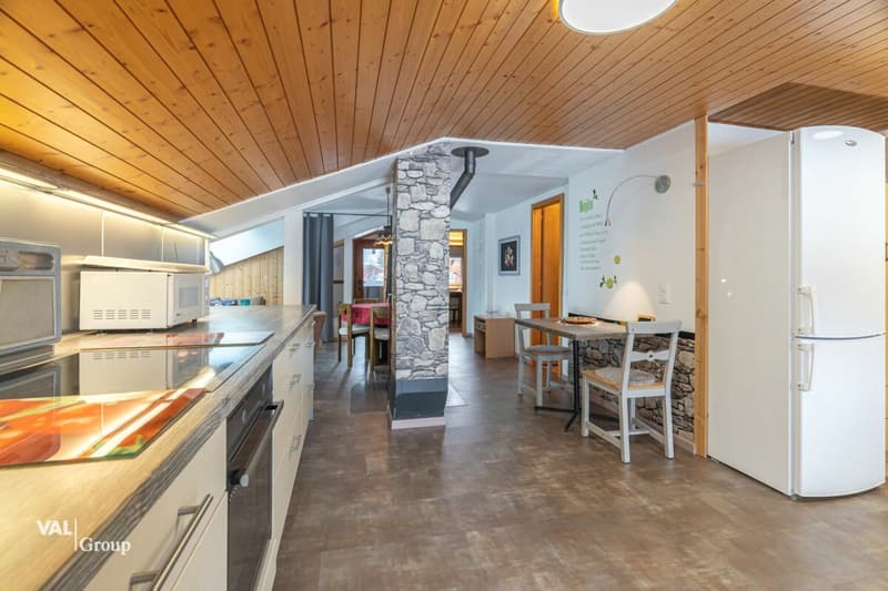 Immeuble d'appartements avec 4 unités résidentielles spacieuses (2)