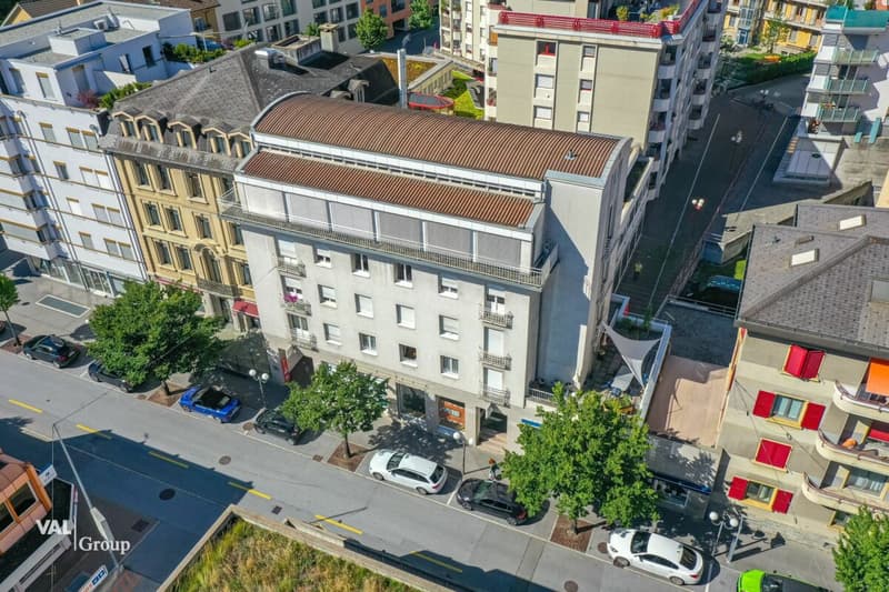 Commercial property in prime location (1)
