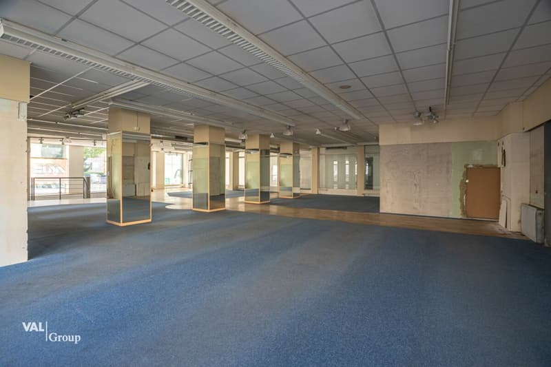 Commercial property in prime location (5)