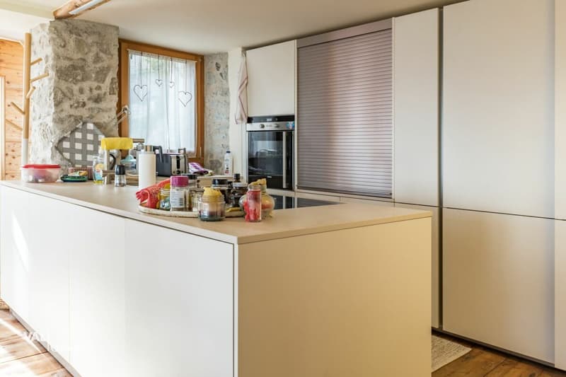 Top renovierte Wohnung im Herzen von Eischoll inkl. 3 Aussenparkplätze (5)