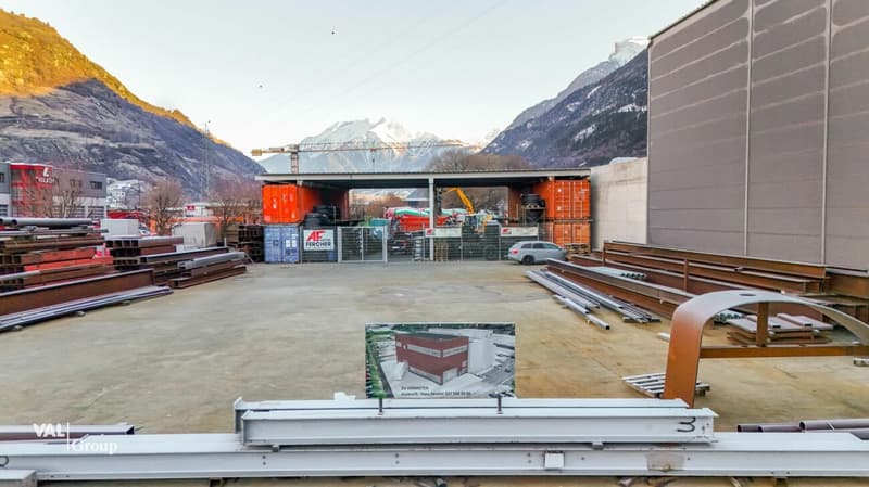 Capannone commerciale di alta qualità con opzioni di utilizzo flessibili in posizione primaria (4)