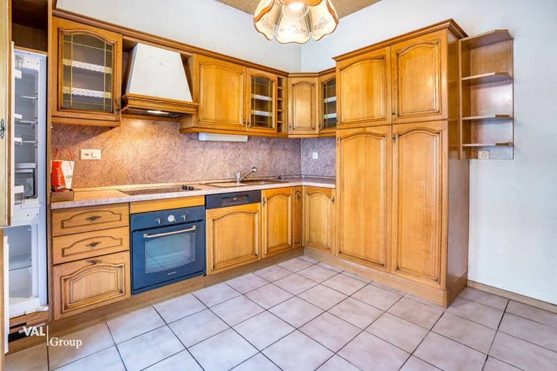Deux appartements + dépôt, dans maison de 3 unités (2)